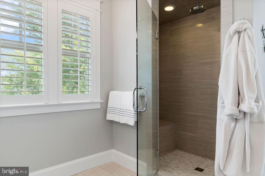 CHURCHILL - Residential