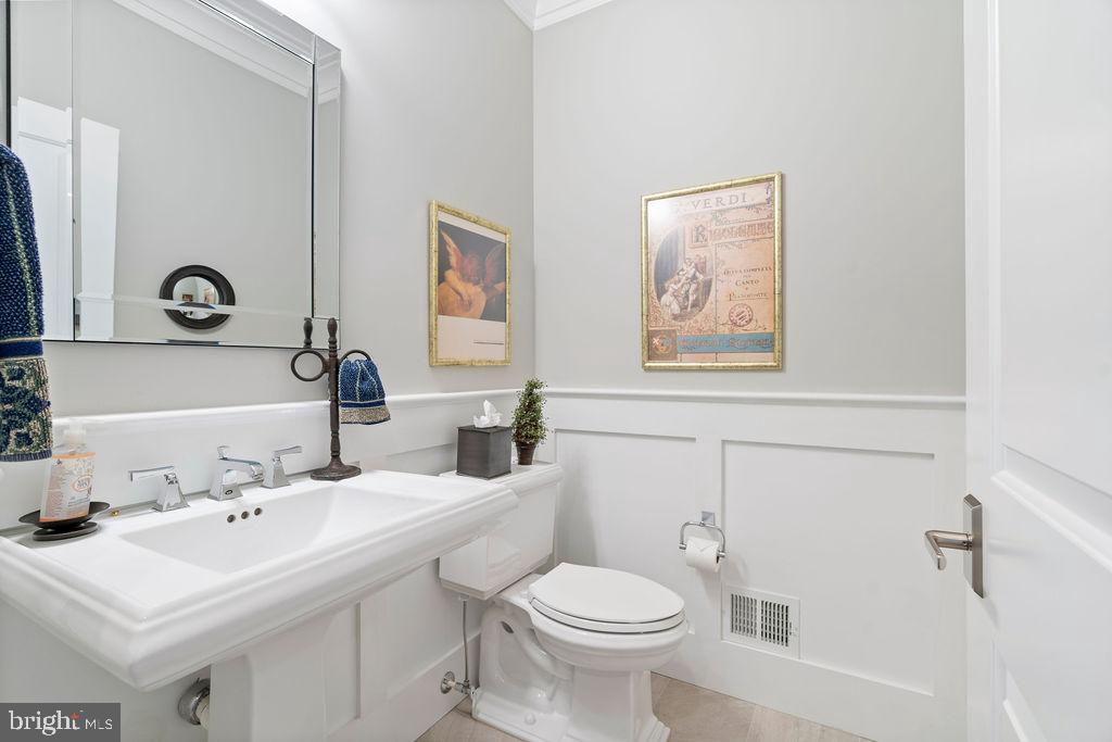 CHURCHILL - Residential