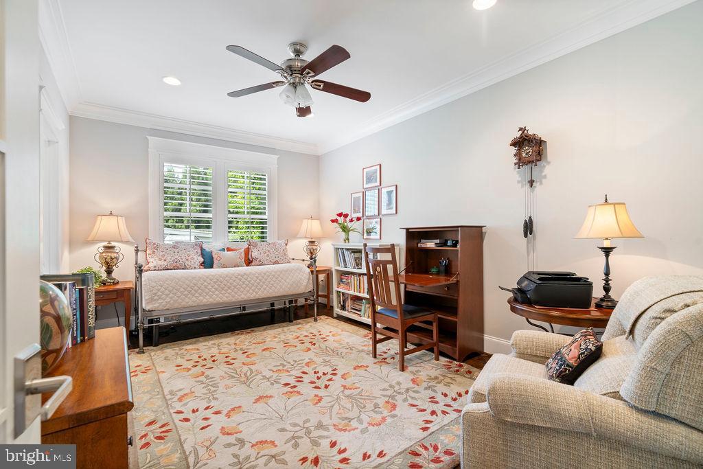 CHURCHILL - Residential