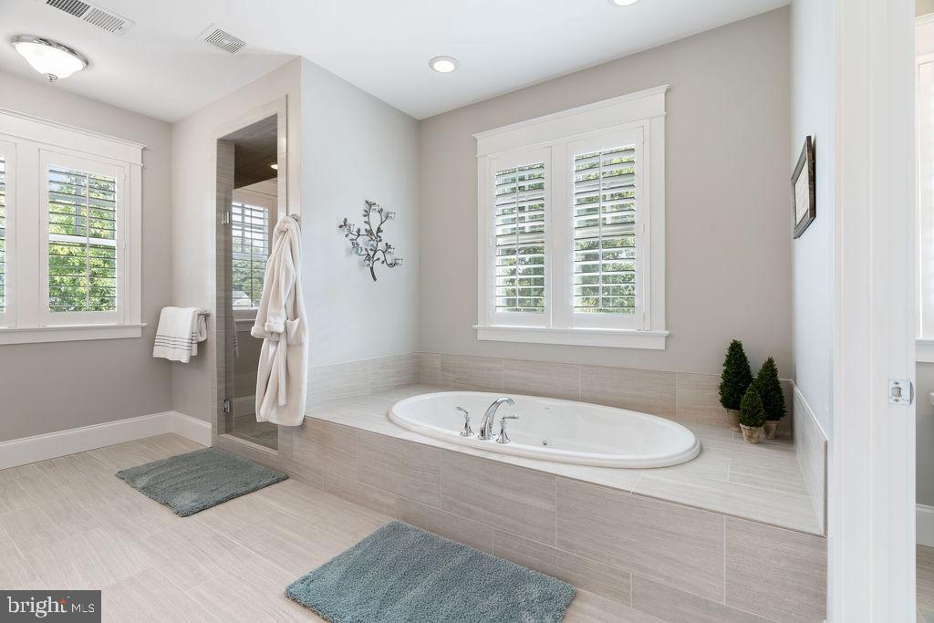 CHURCHILL - Residential