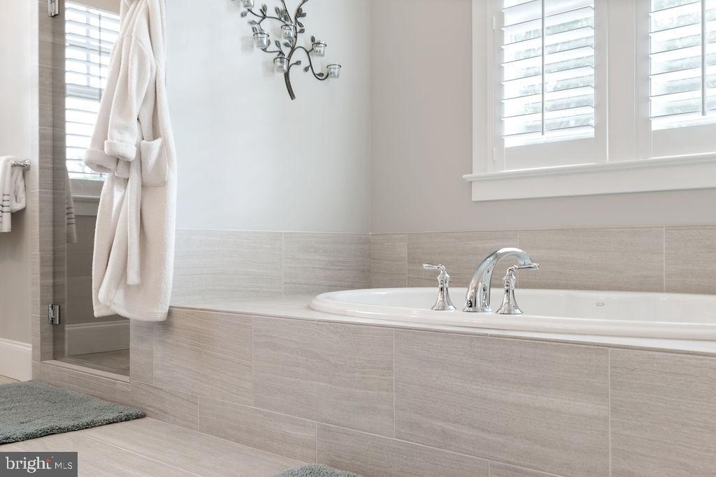 CHURCHILL - Residential