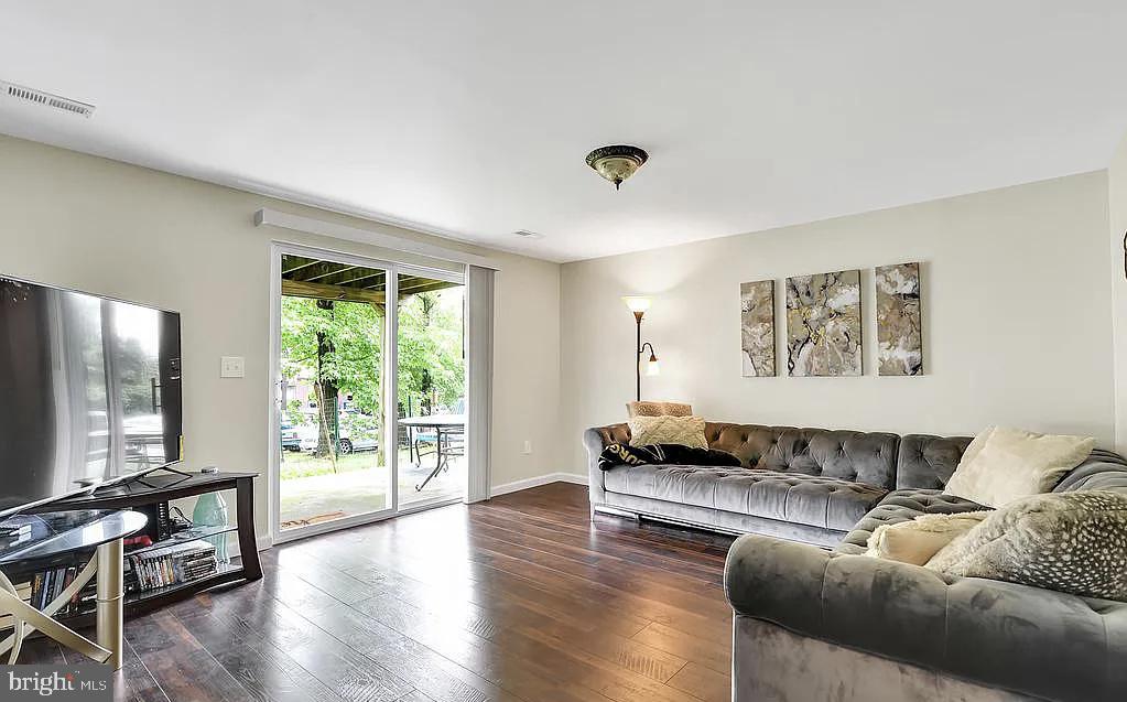 ELKTON - Residential