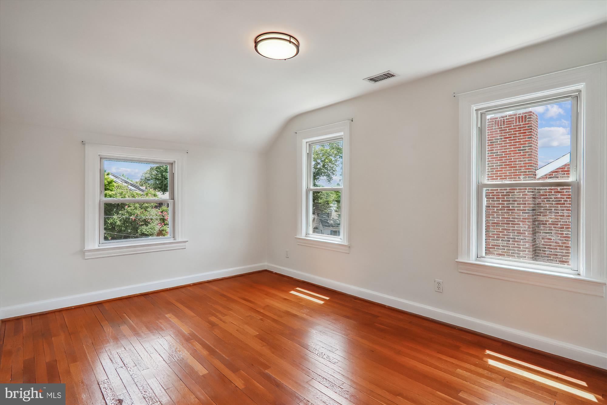 HYATTSVILLE HILLS - Residential