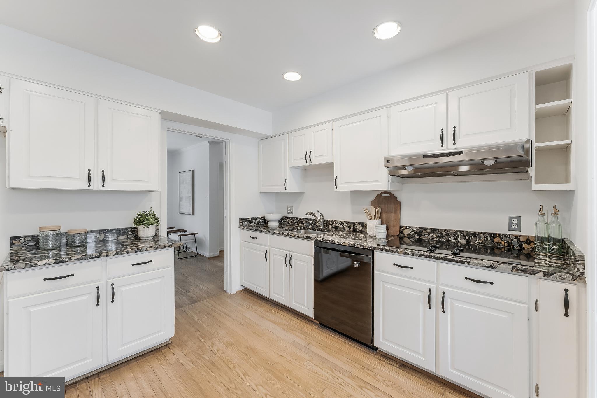 RESTON - Residential