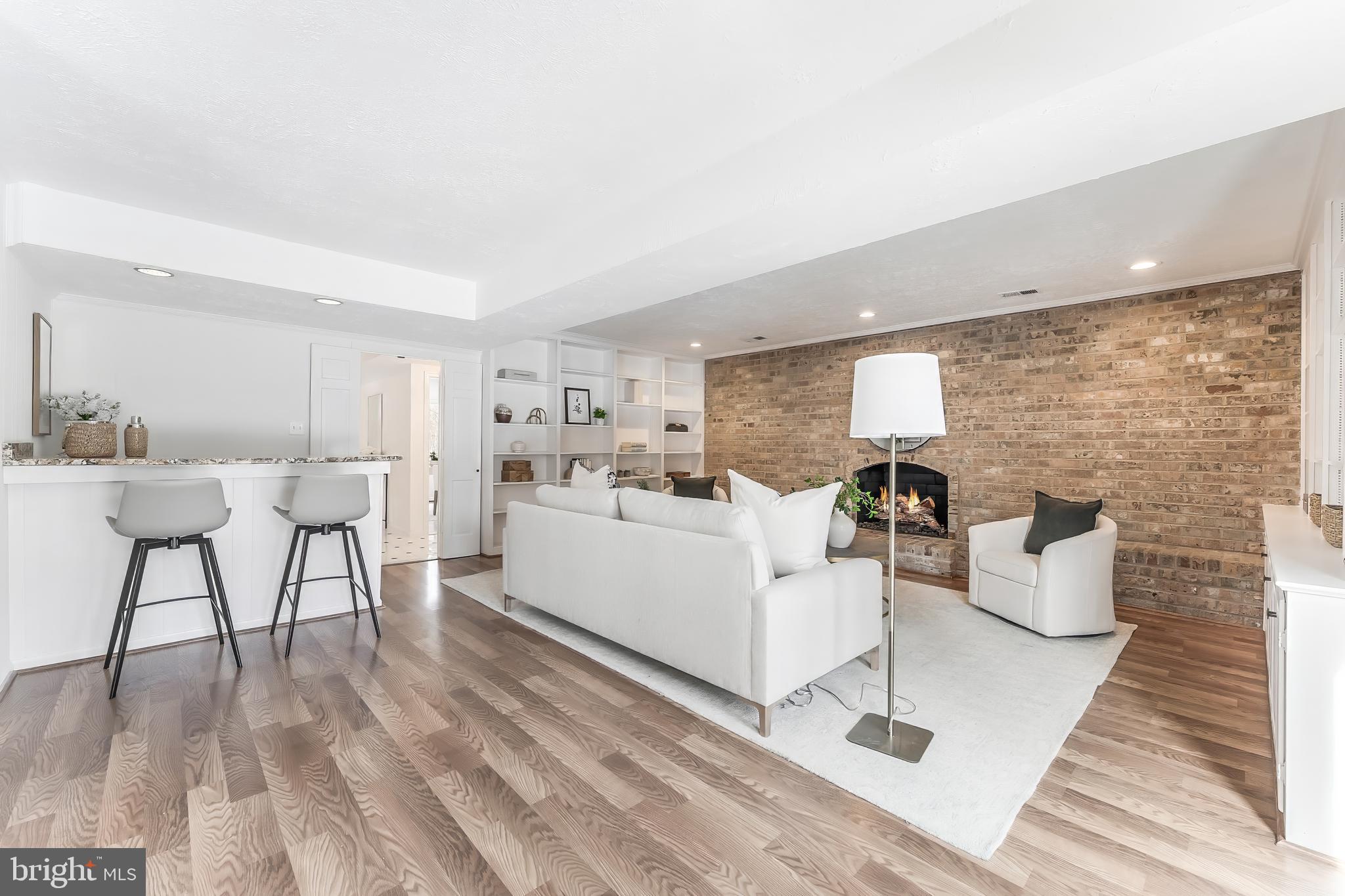 RESTON - Residential