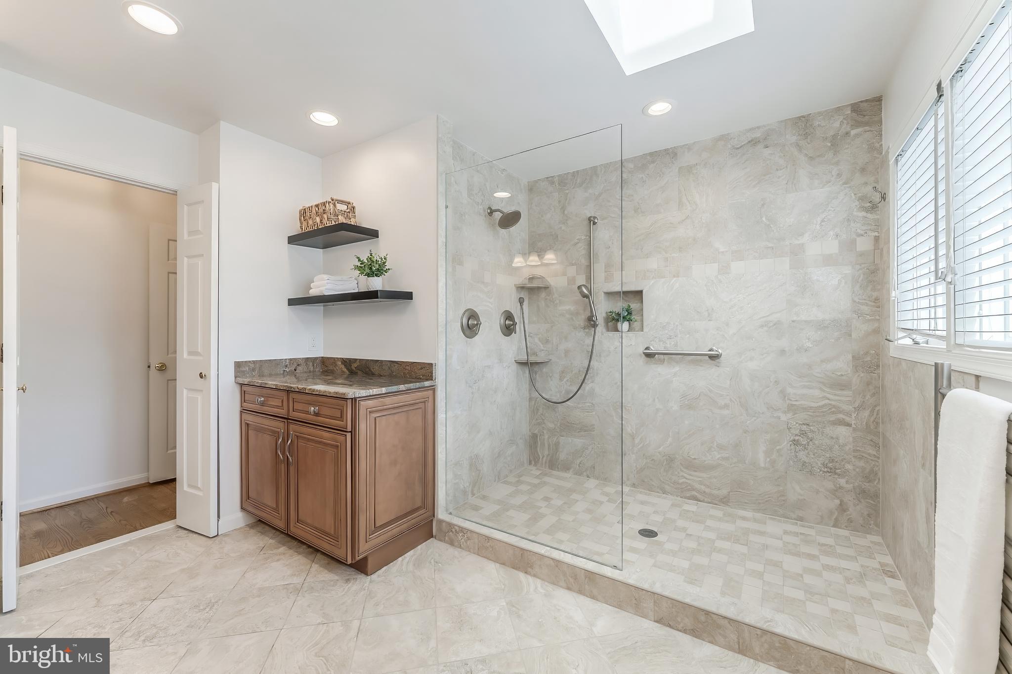 RESTON - Residential