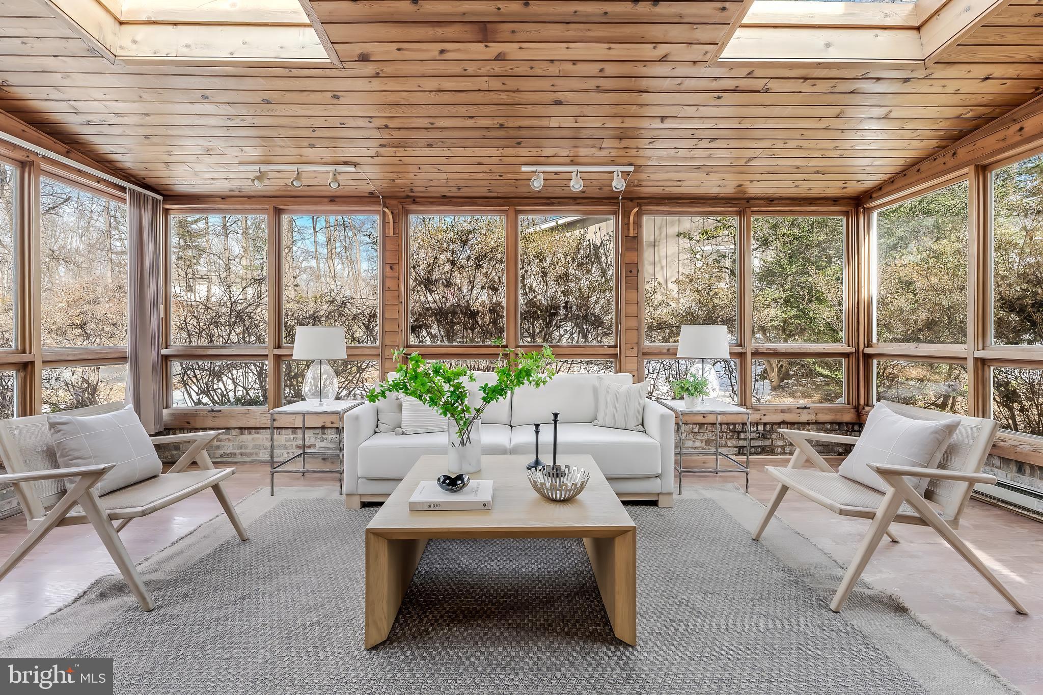 RESTON - Residential