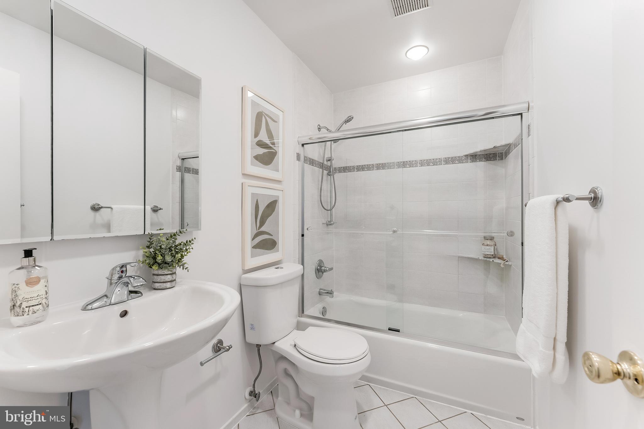 RESTON - Residential