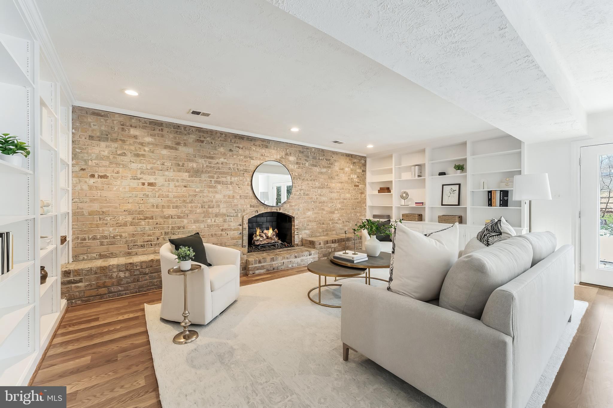 RESTON - Residential