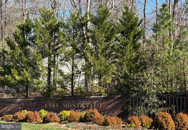 LAKE MONTICELLO - Residential