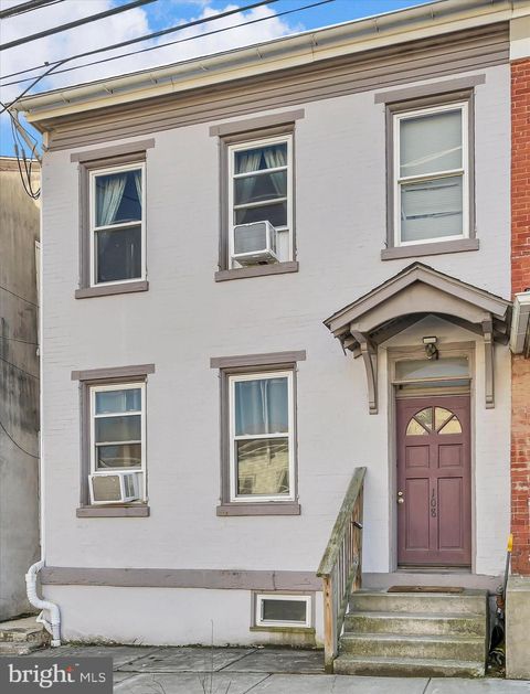 108 E PENN STREET LENHARTSVILLE PA 19534