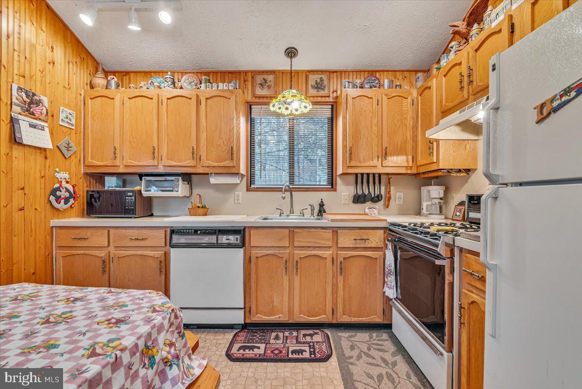 WILDERNESS ACRES - Residential