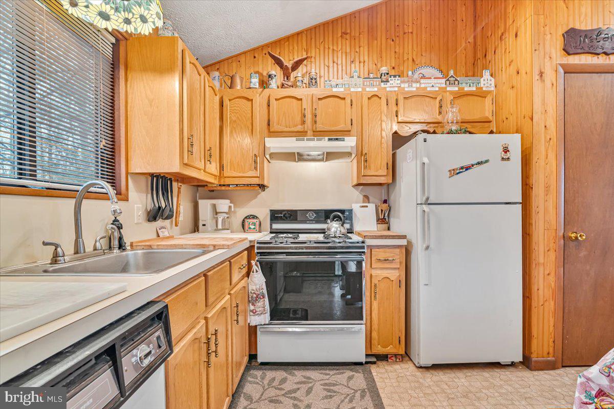 WILDERNESS ACRES - Residential