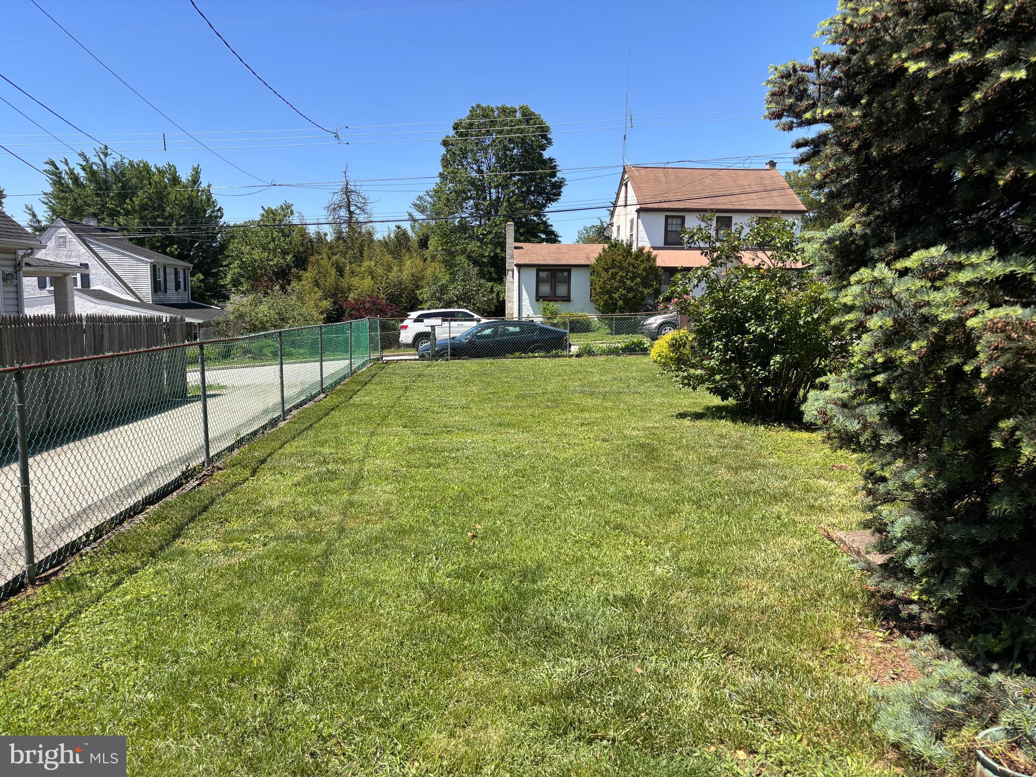 264 ROBERTS AVENUE