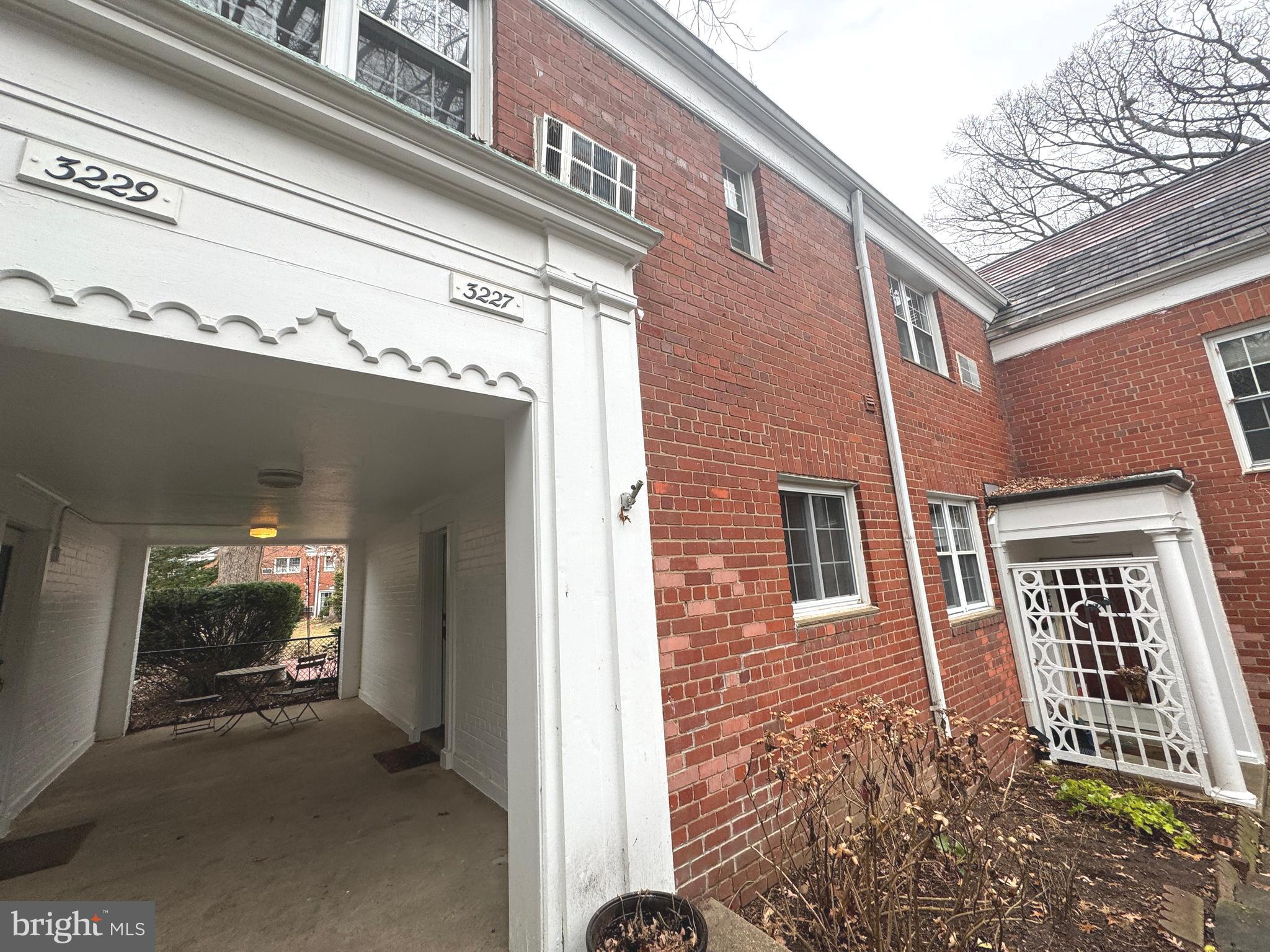 PARKFAIRFAX - Residential Lease