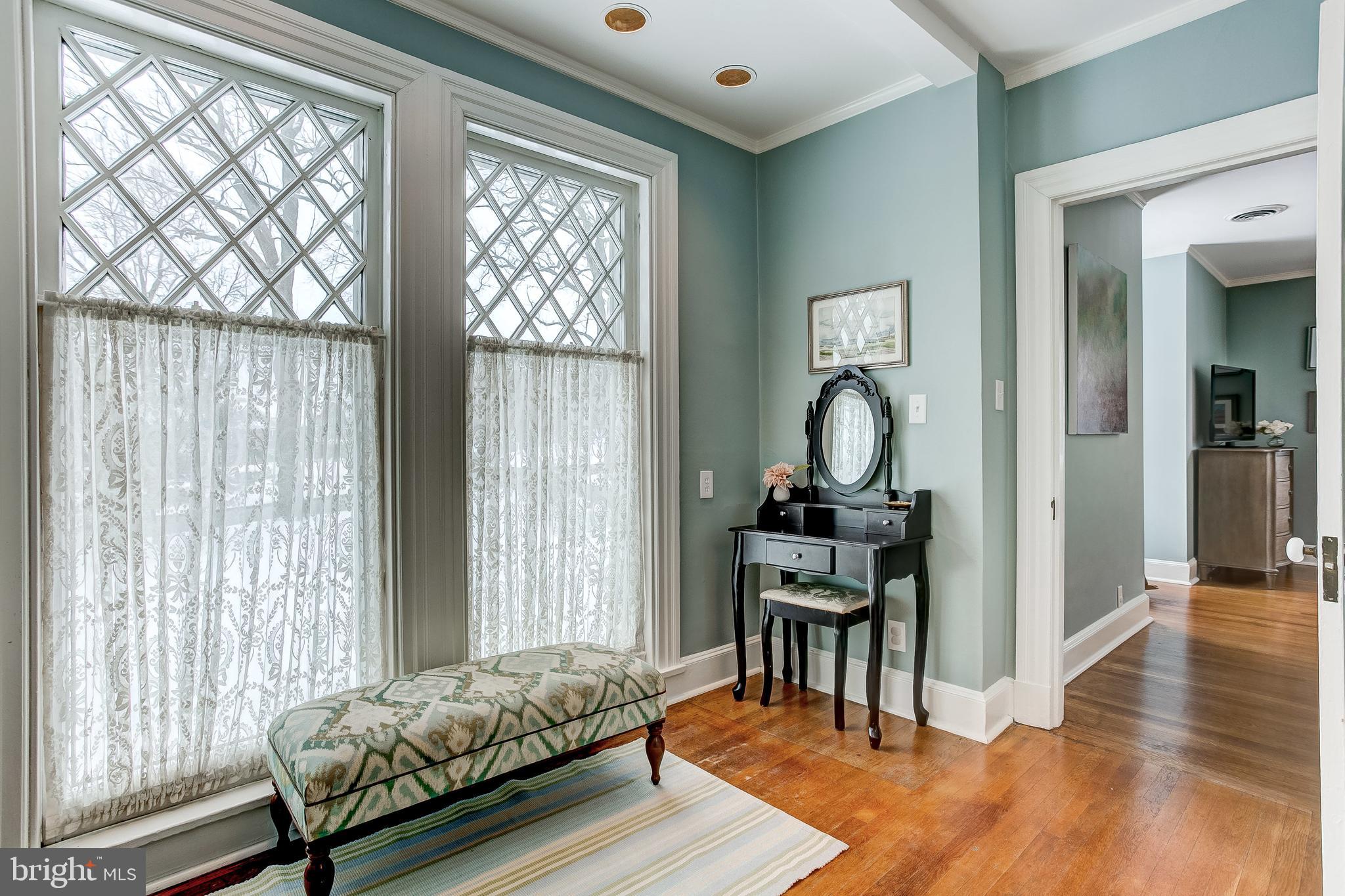 MOUNT WASHINGTON - Residential