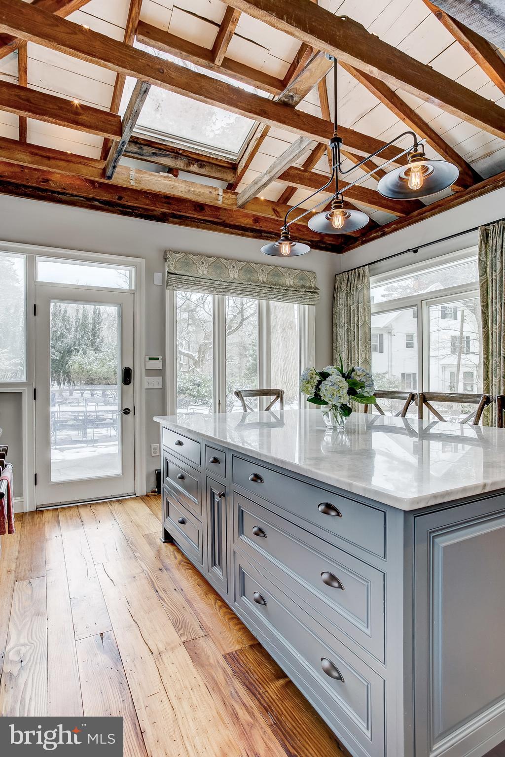 MOUNT WASHINGTON - Residential