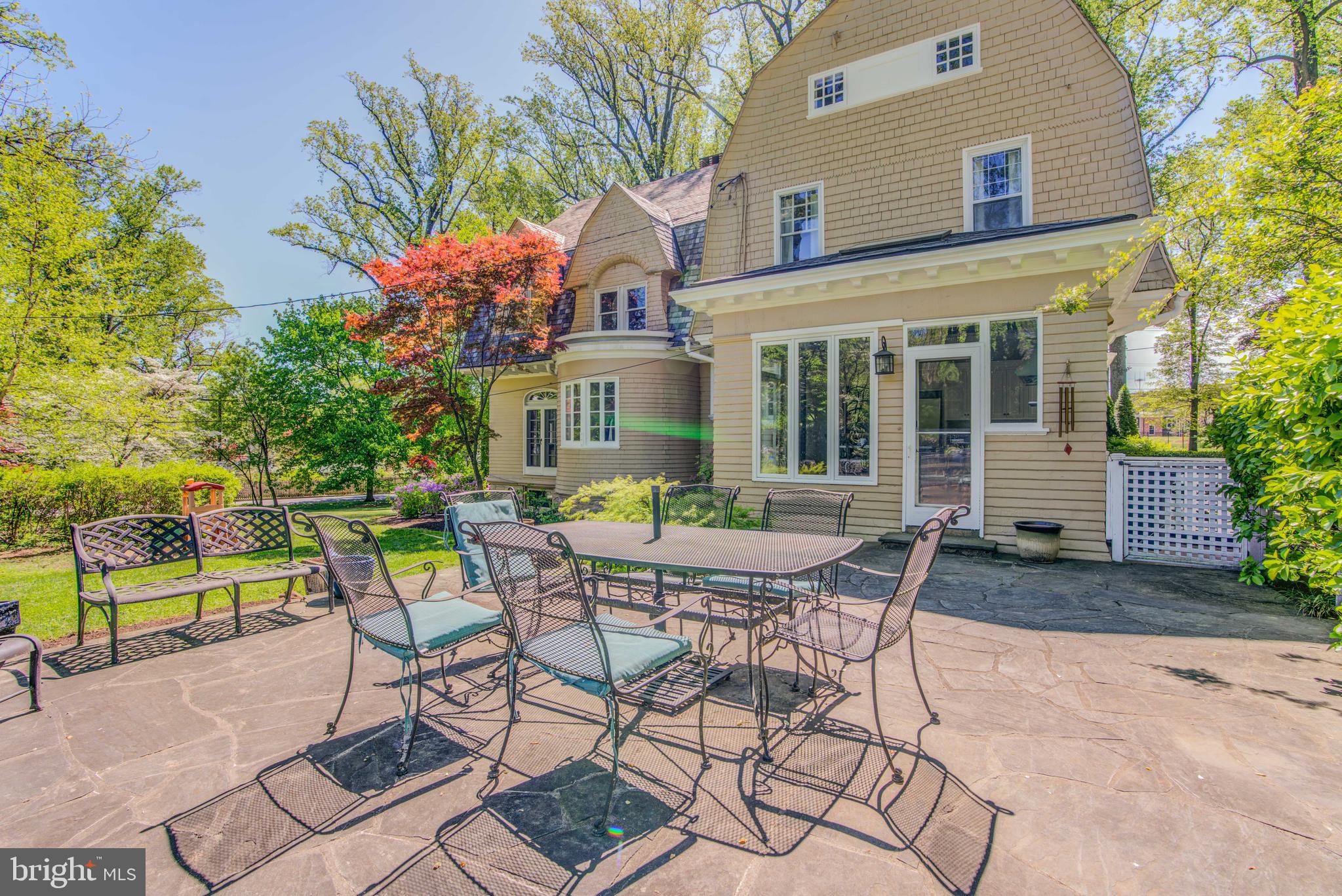 MOUNT WASHINGTON - Residential