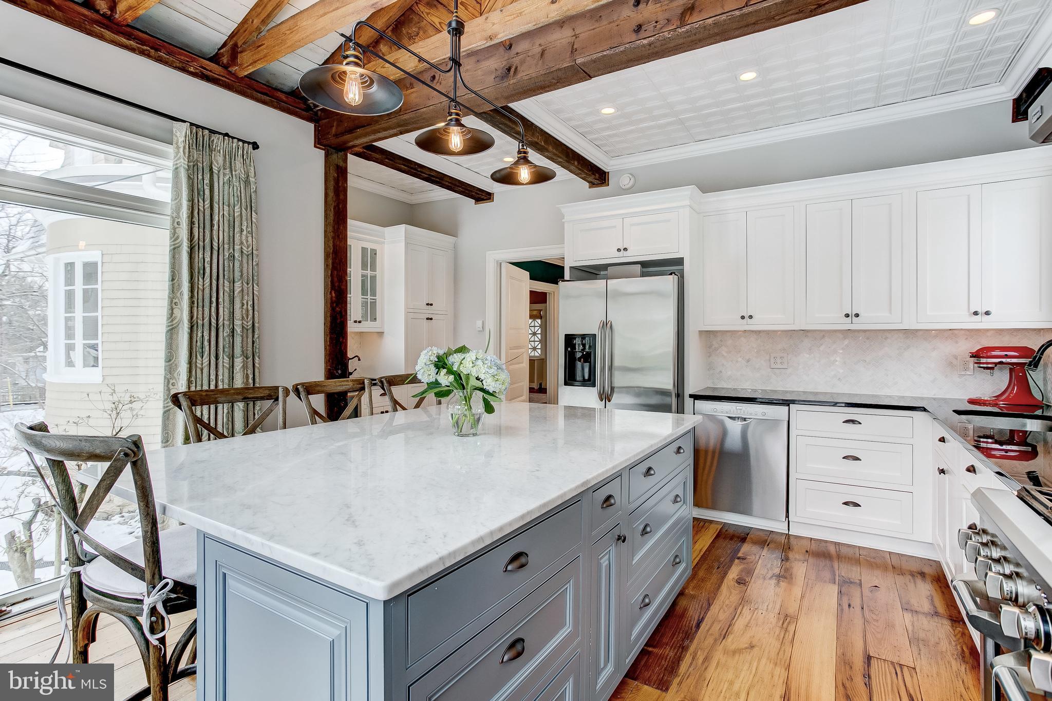 MOUNT WASHINGTON - Residential