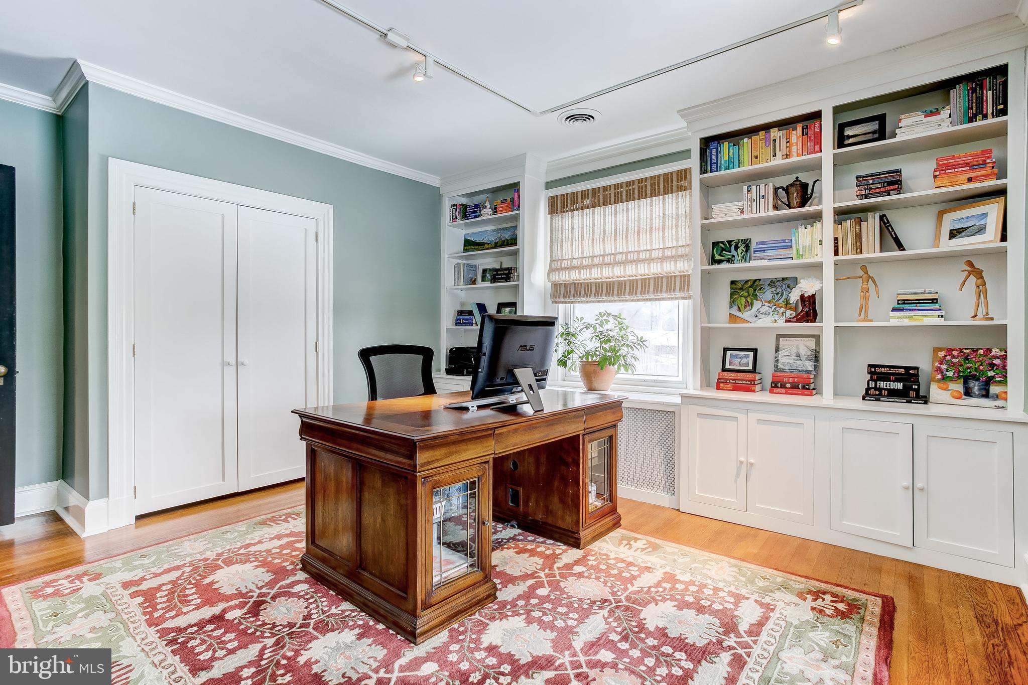 MOUNT WASHINGTON - Residential