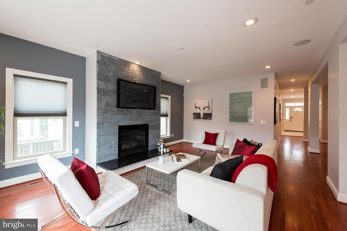 HIGHLAND PARK - Residential