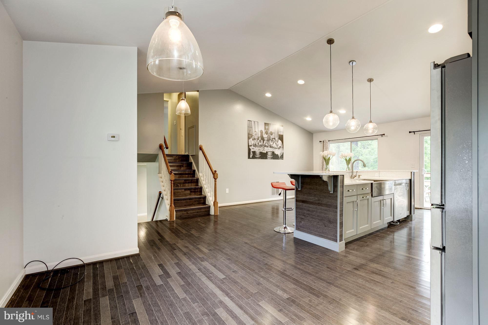 WILLIAMSBURG VILLAGE - Residential