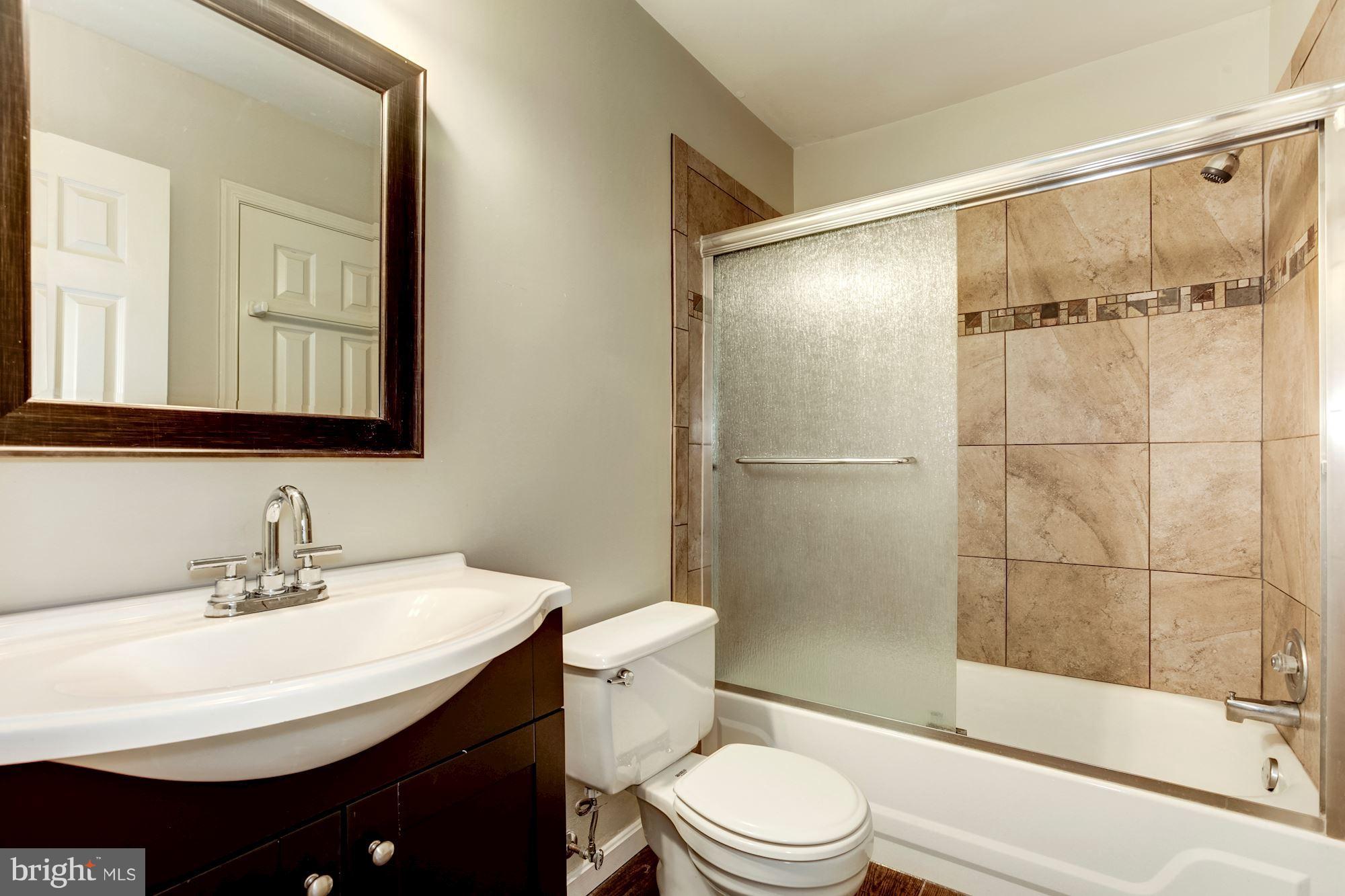 WILLIAMSBURG VILLAGE - Residential