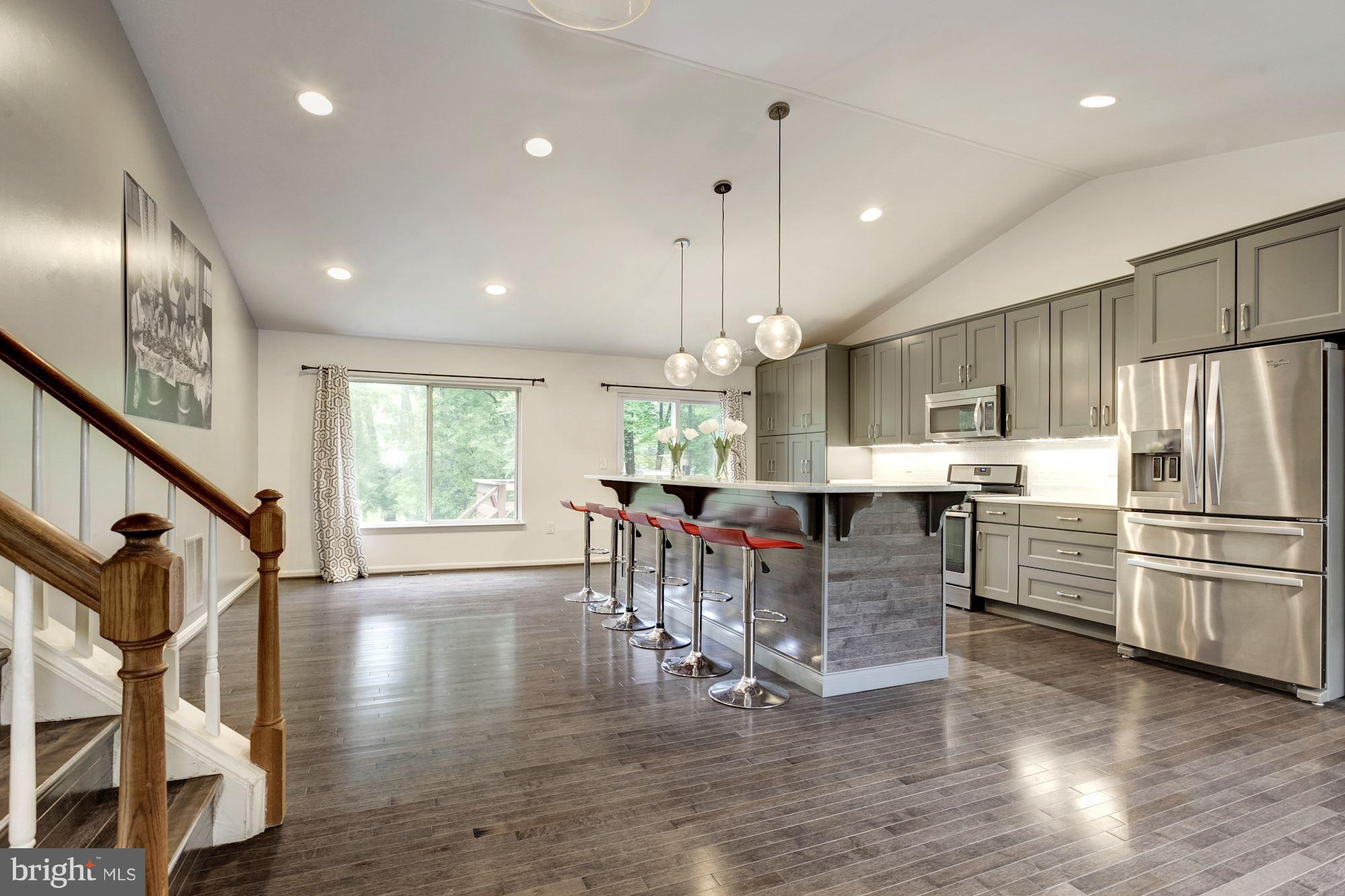 WILLIAMSBURG VILLAGE - Residential