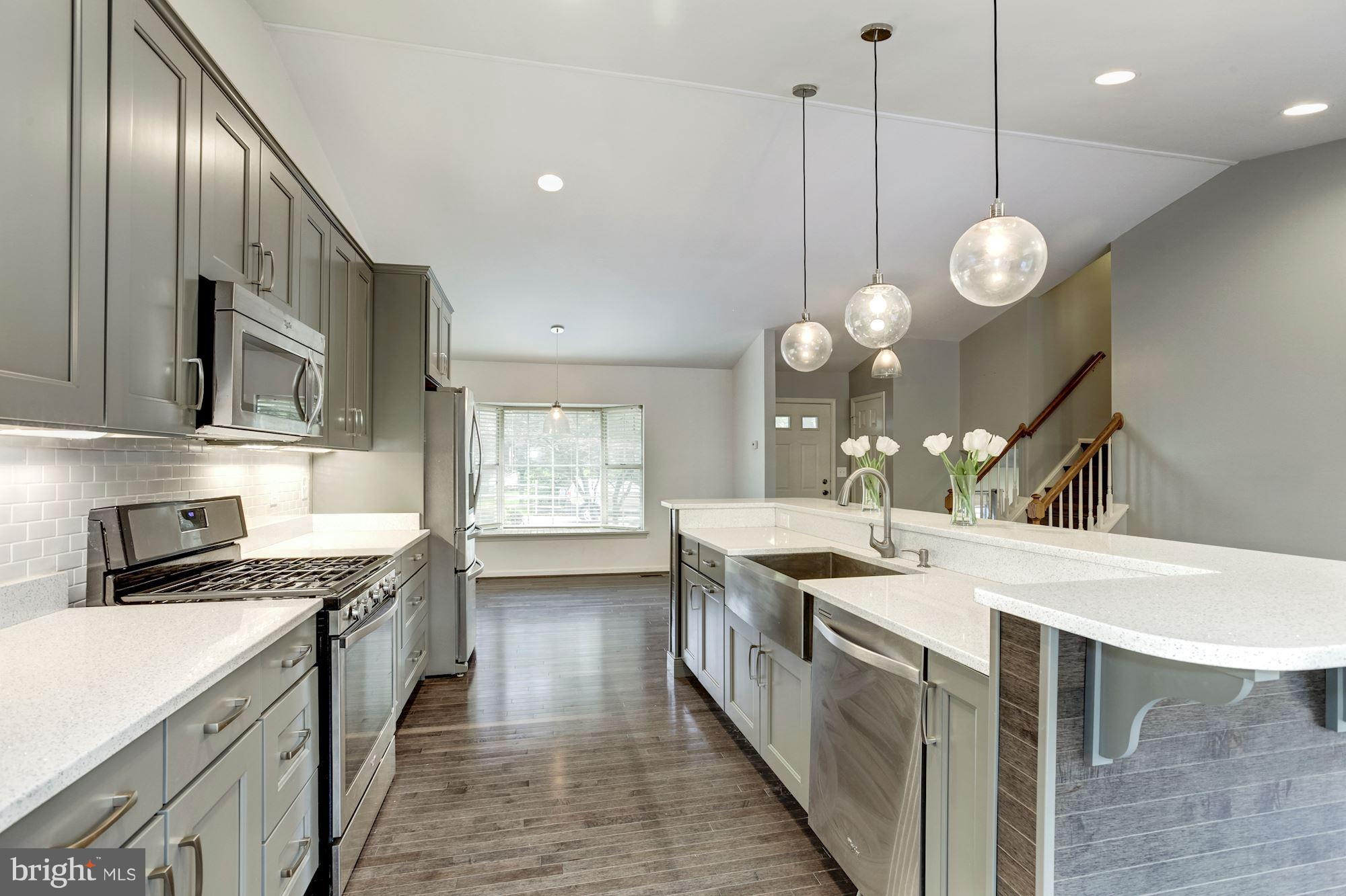 WILLIAMSBURG VILLAGE - Residential