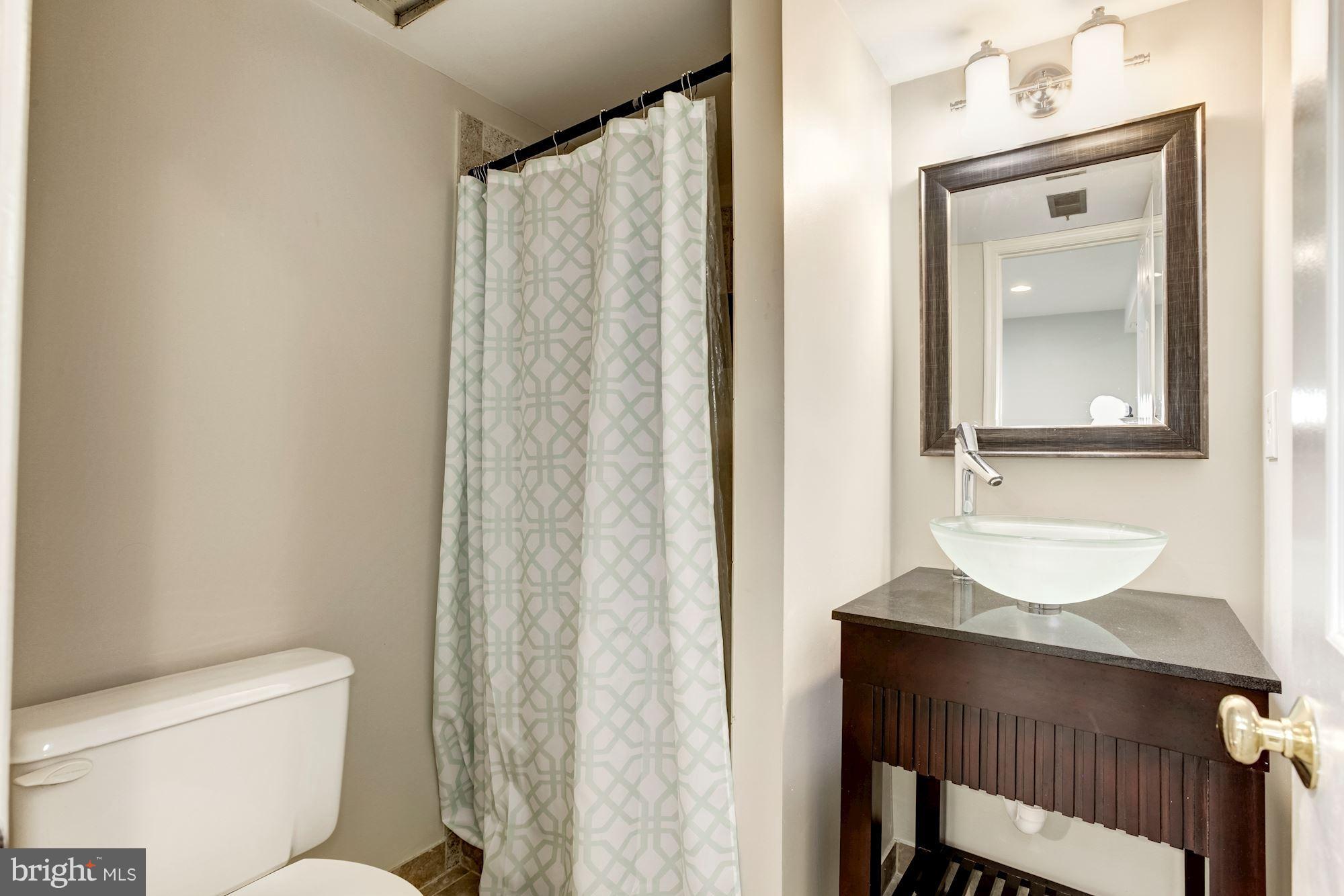 WILLIAMSBURG VILLAGE - Residential