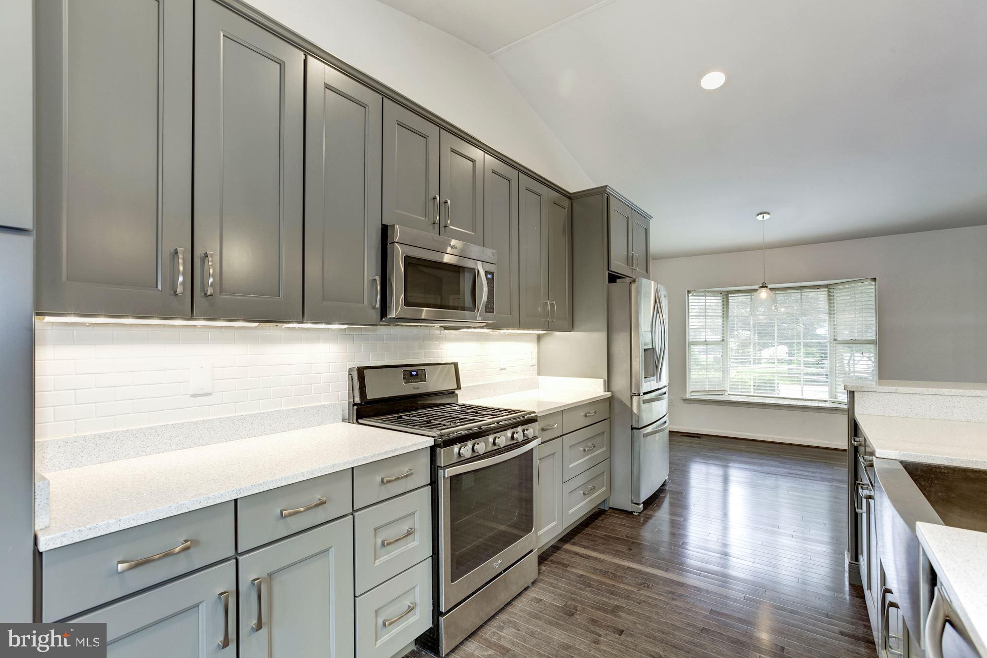 WILLIAMSBURG VILLAGE - Residential