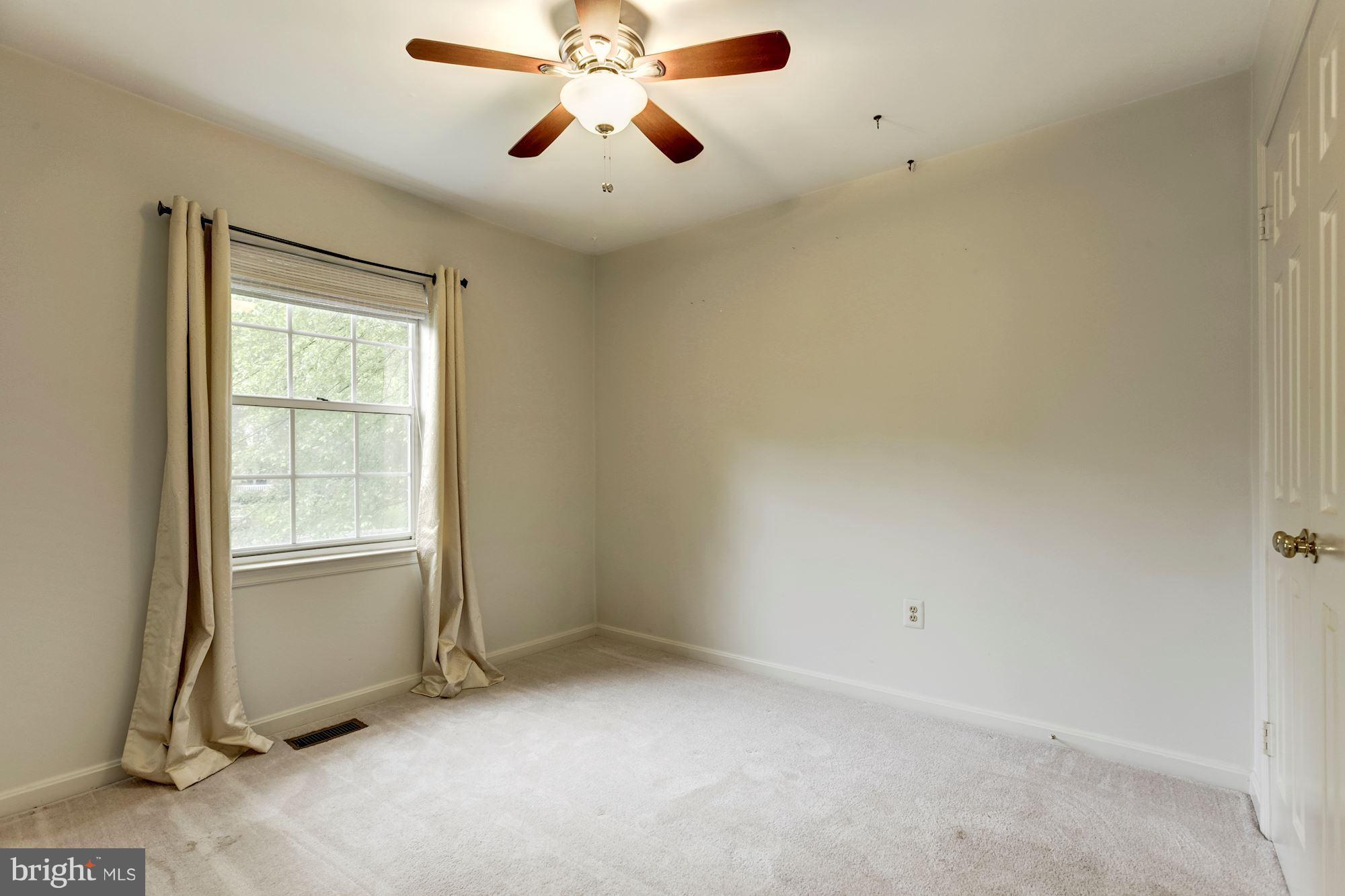 WILLIAMSBURG VILLAGE - Residential