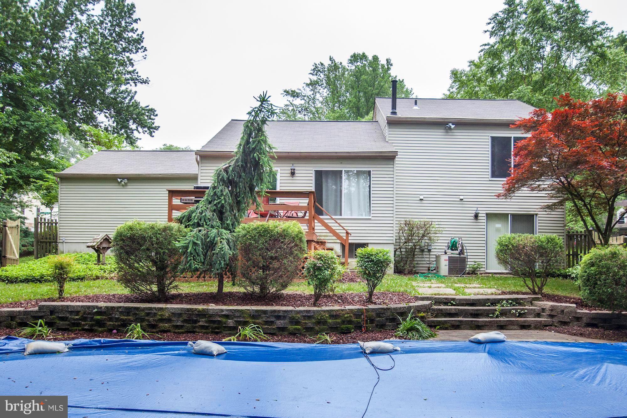 WILLIAMSBURG VILLAGE - Residential