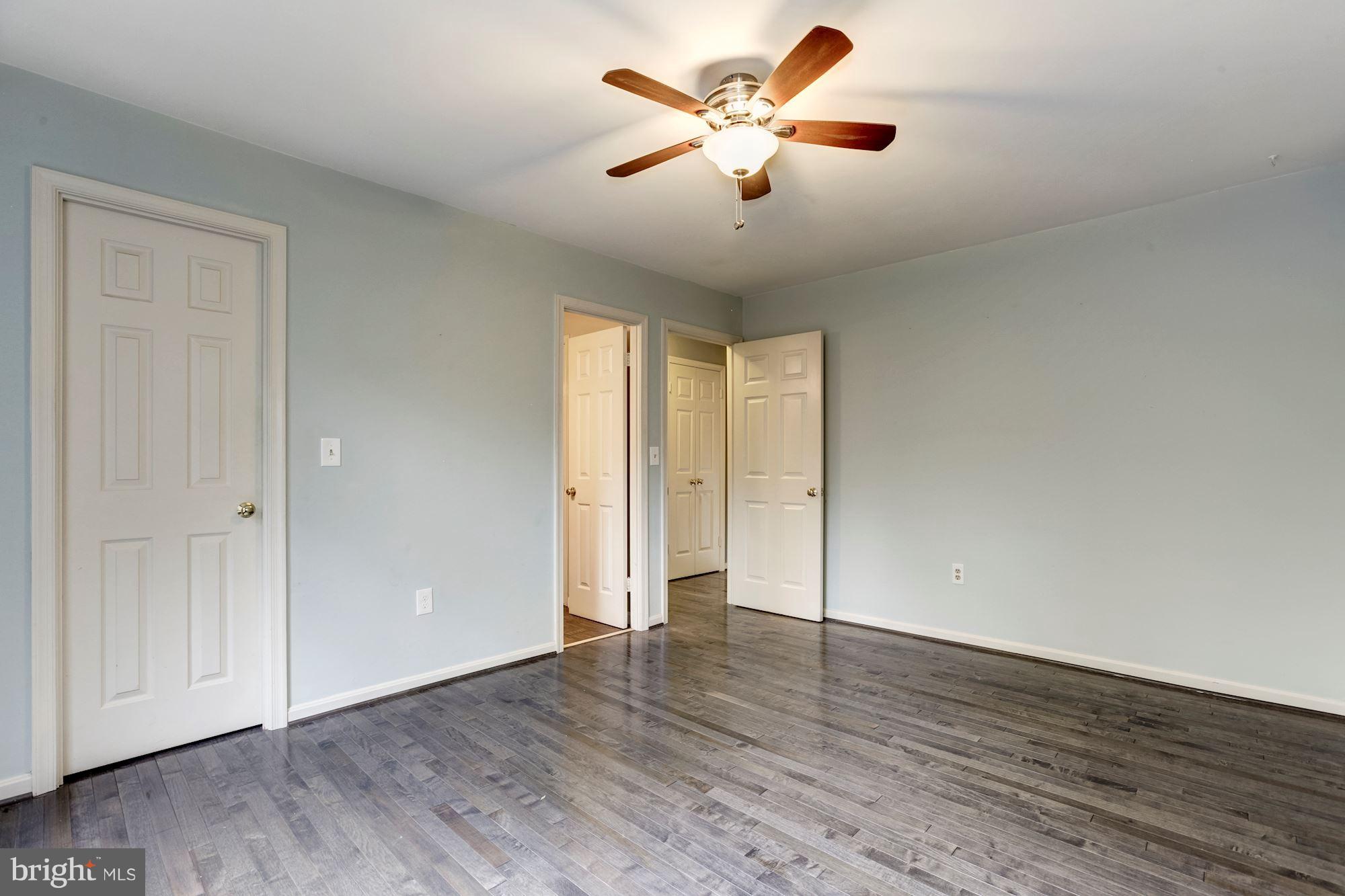 WILLIAMSBURG VILLAGE - Residential