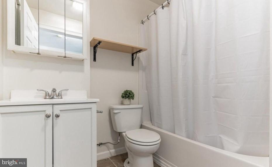 LAKE RIDGE - Residential Lease