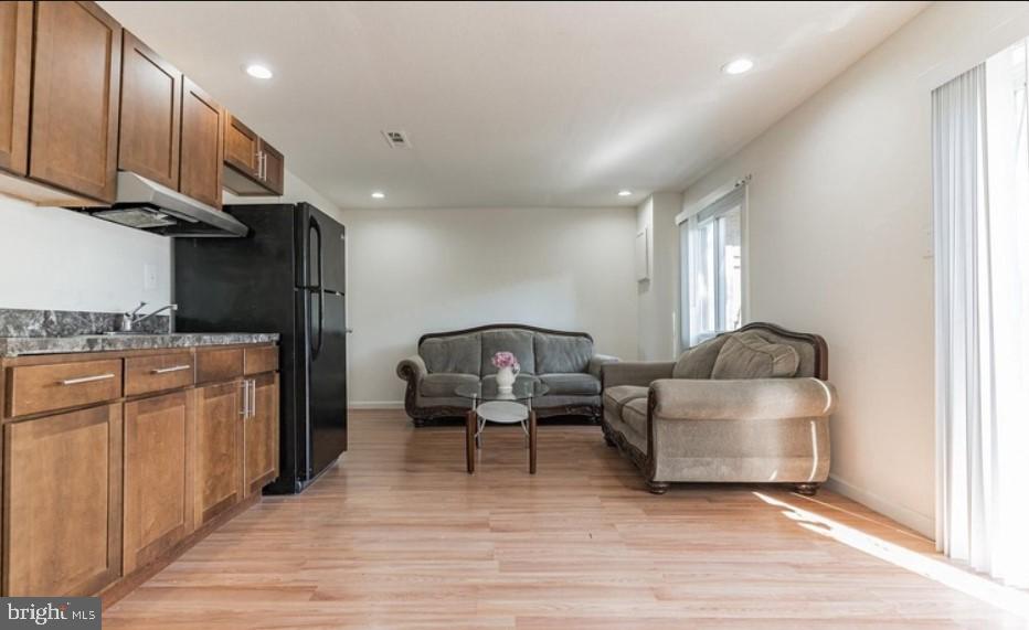 LAKE RIDGE - Residential Lease