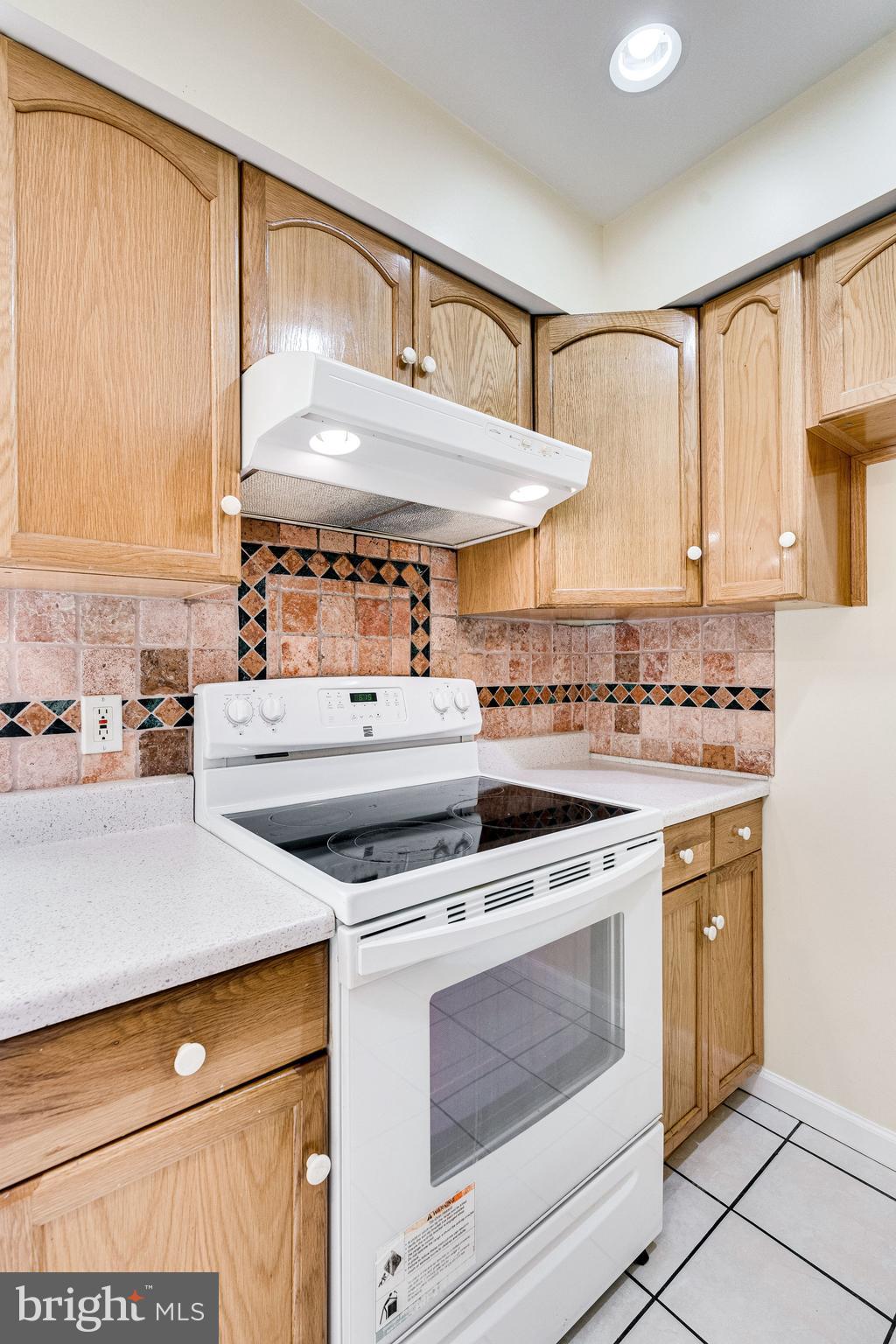 FAIRFAX PLAZA TOWNHOUSES - Residential Lease