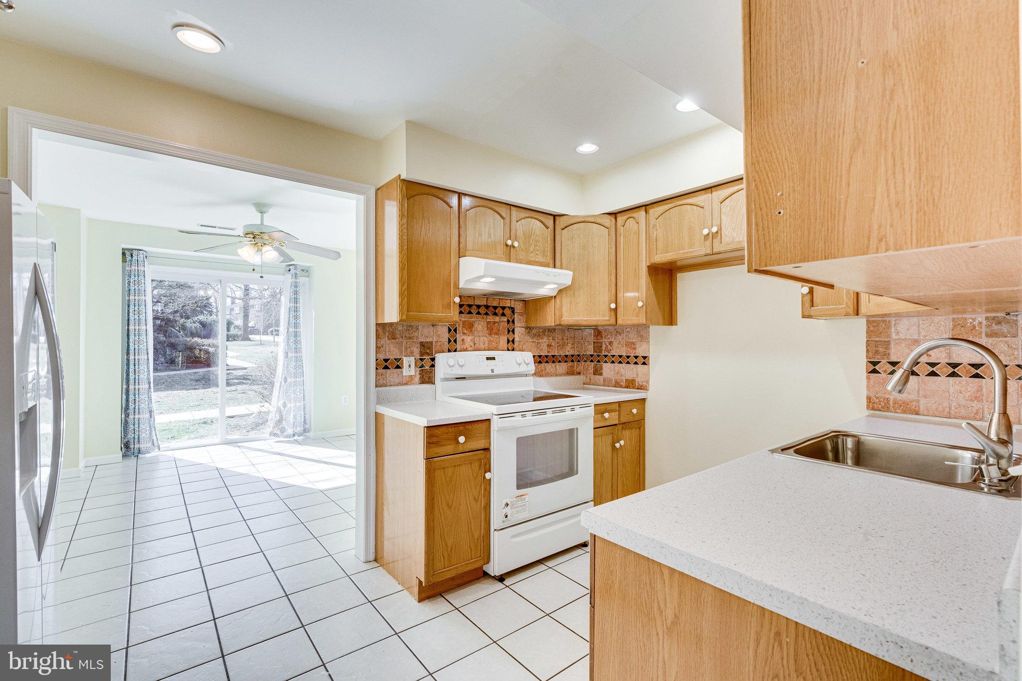 FAIRFAX PLAZA TOWNHOUSES - Residential Lease