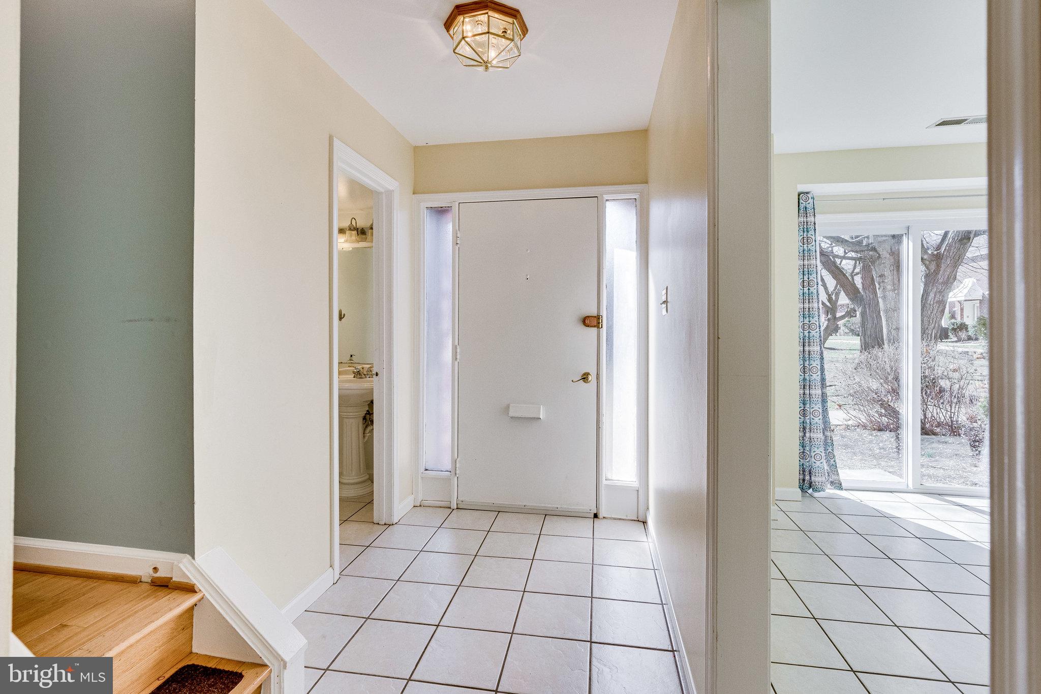 FAIRFAX PLAZA TOWNHOUSES - Residential Lease