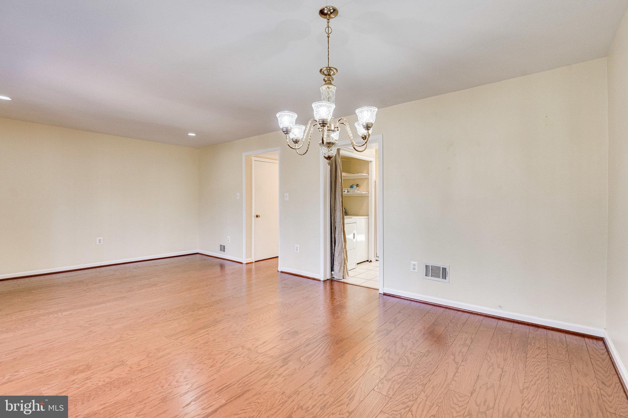 FAIRFAX PLAZA TOWNHOUSES - Residential Lease