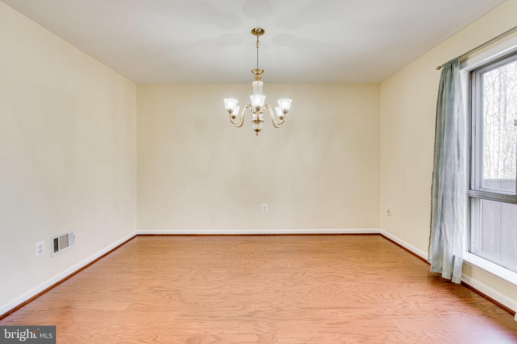 FAIRFAX PLAZA TOWNHOUSES - Residential Lease