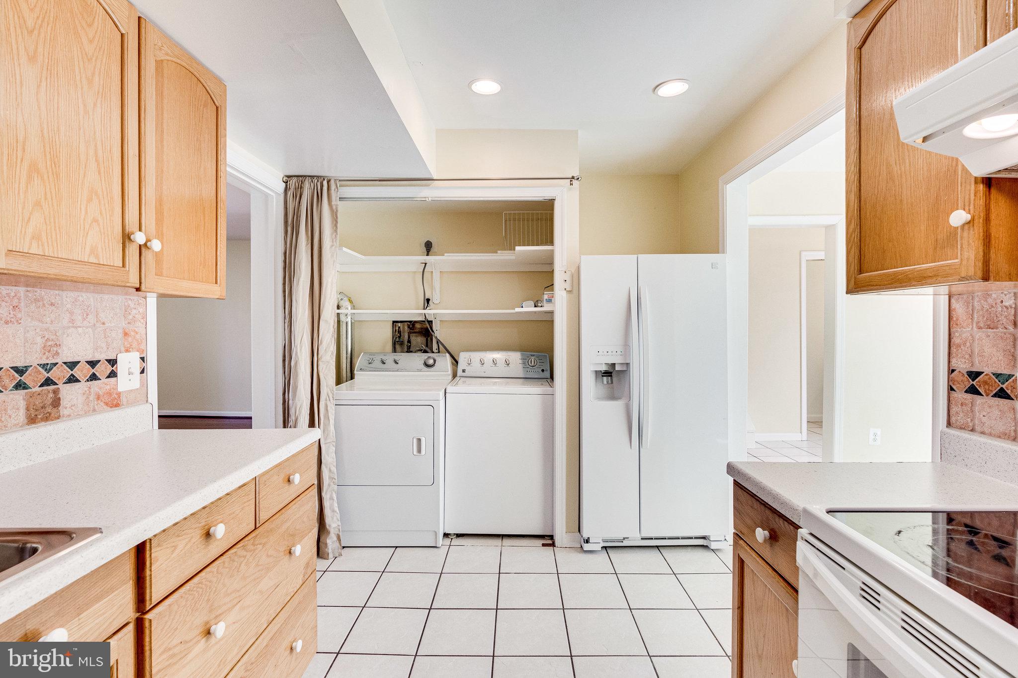 FAIRFAX PLAZA TOWNHOUSES - Residential Lease