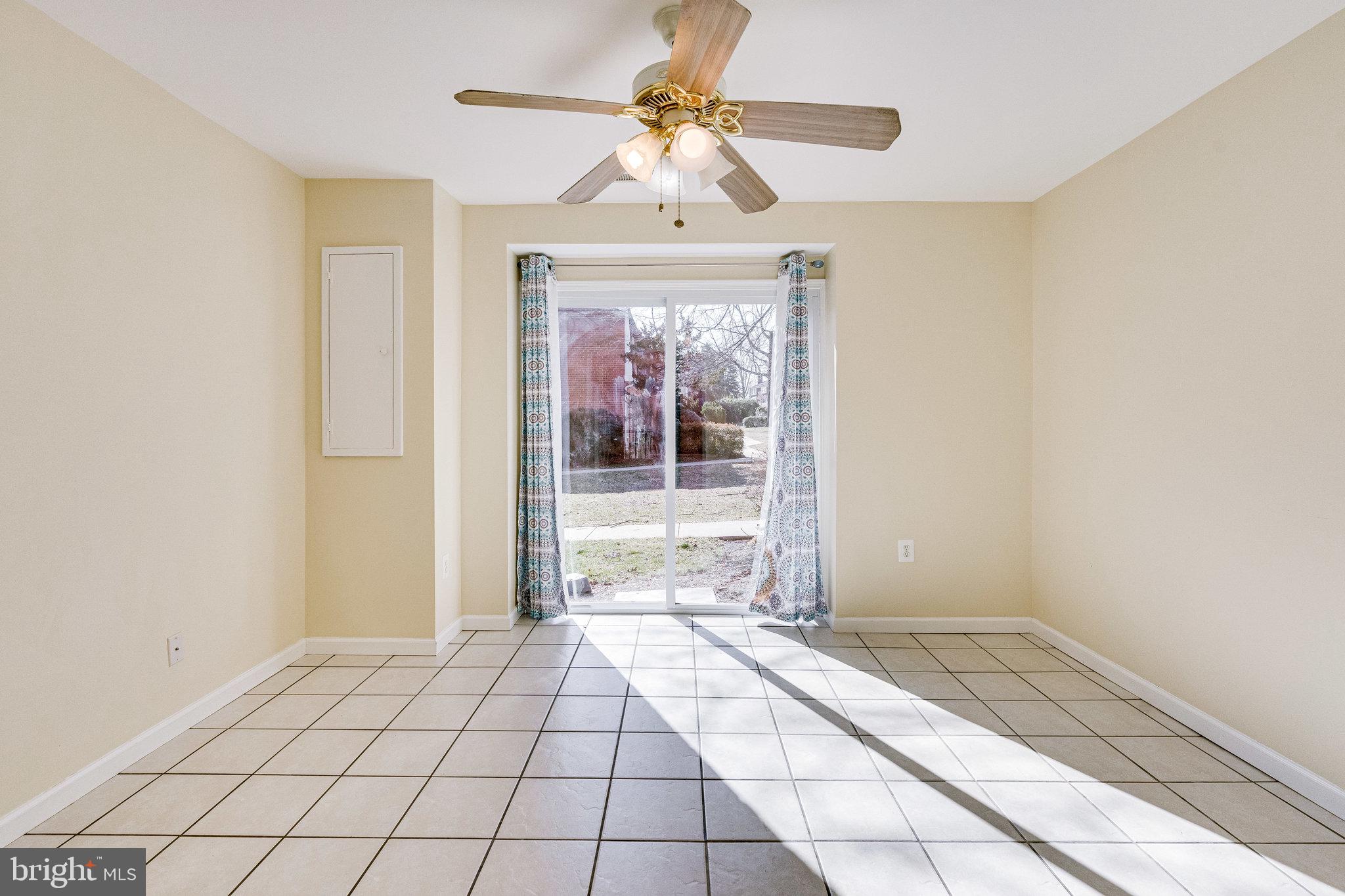 FAIRFAX PLAZA TOWNHOUSES - Residential Lease