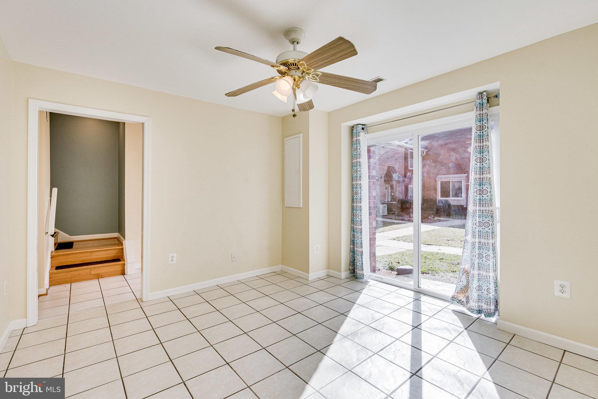 FAIRFAX PLAZA TOWNHOUSES - Residential Lease