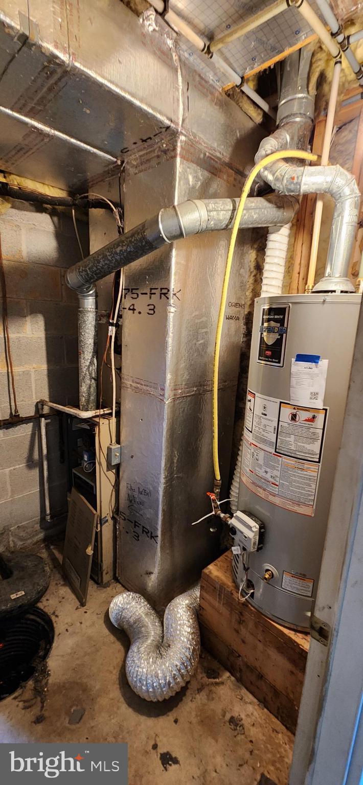 ASBURY POINTE - Residential