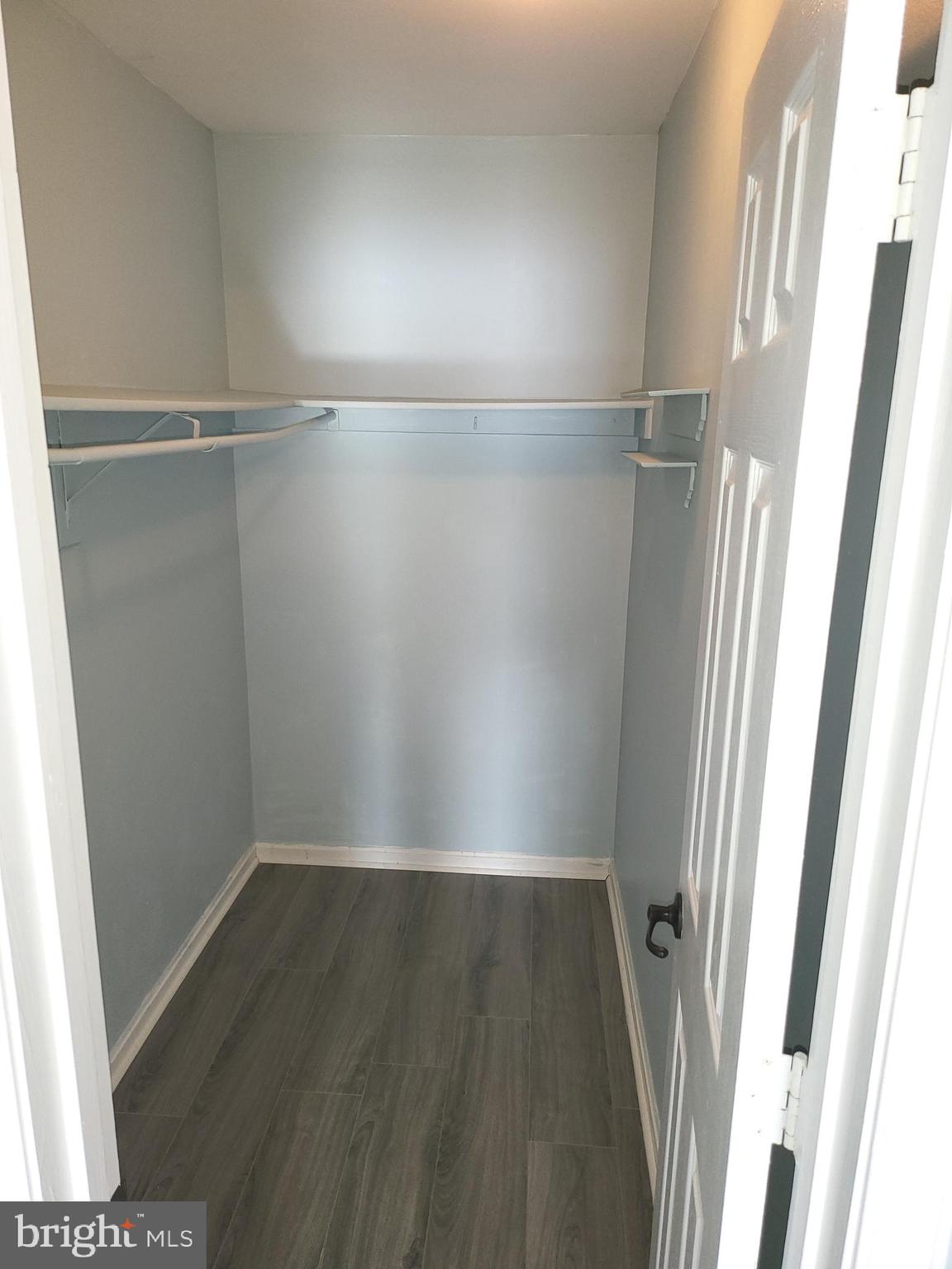 ROLLING OAKS - Residential Lease