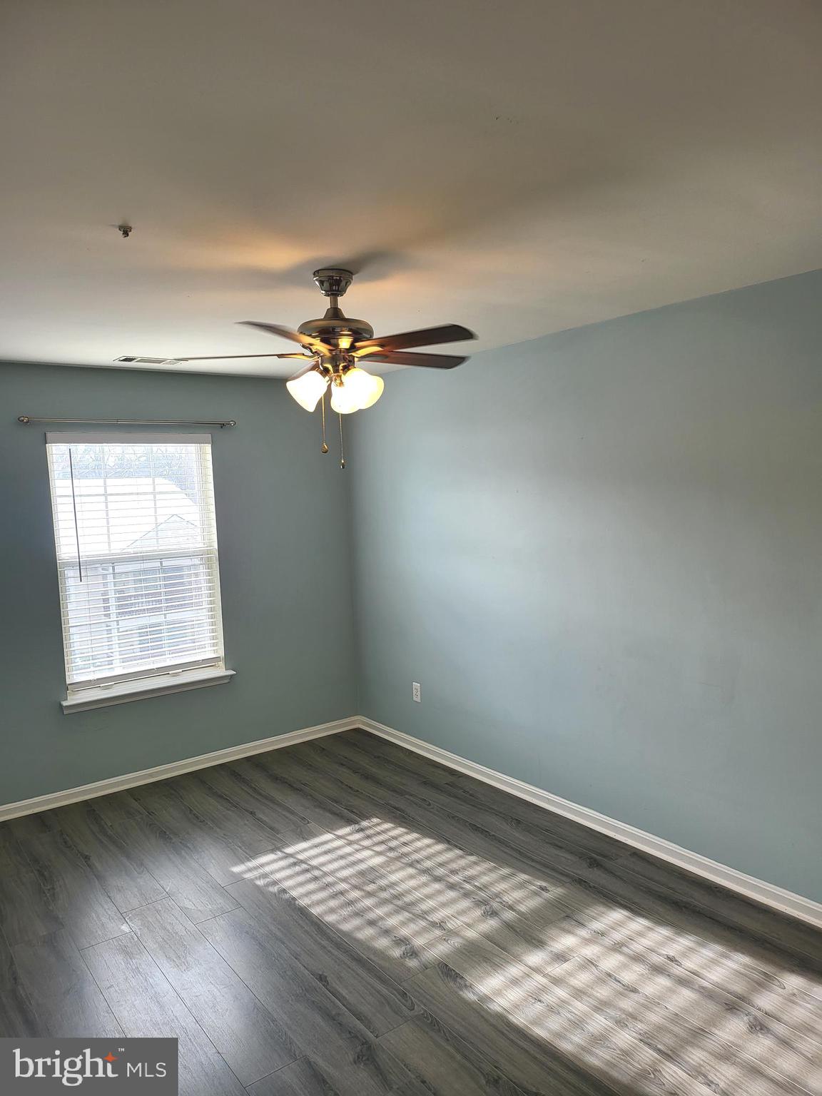 ROLLING OAKS - Residential Lease