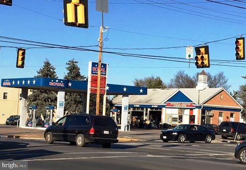 Photo of 601 N Royal Avenue, FRONT ROYAL, VA 22630 (MLS # VAWR2012520)