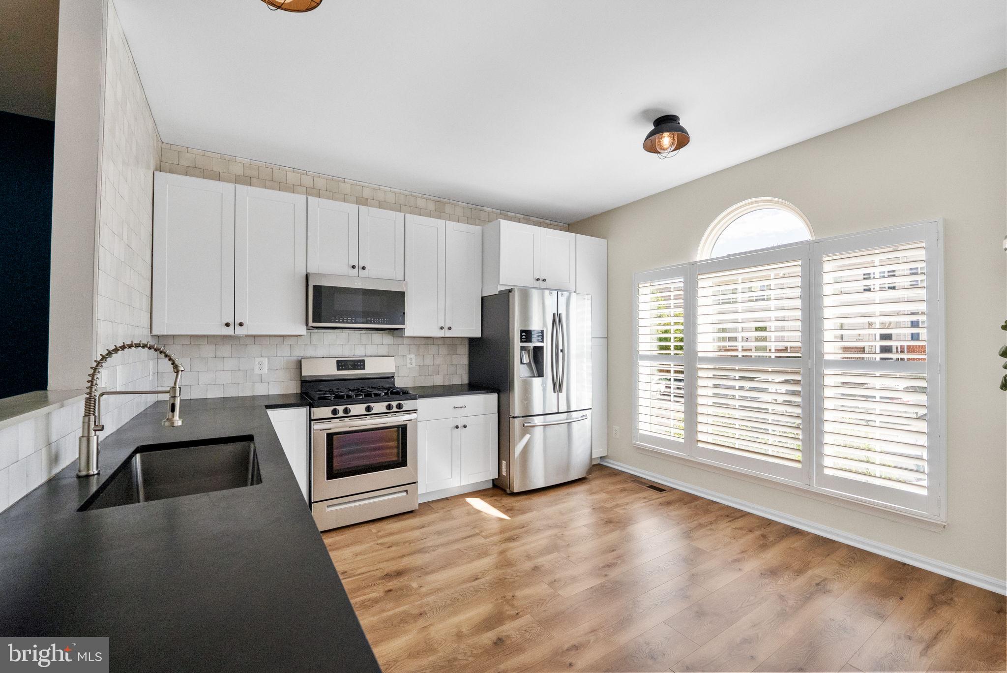 44894 POINT BAY TERRACE