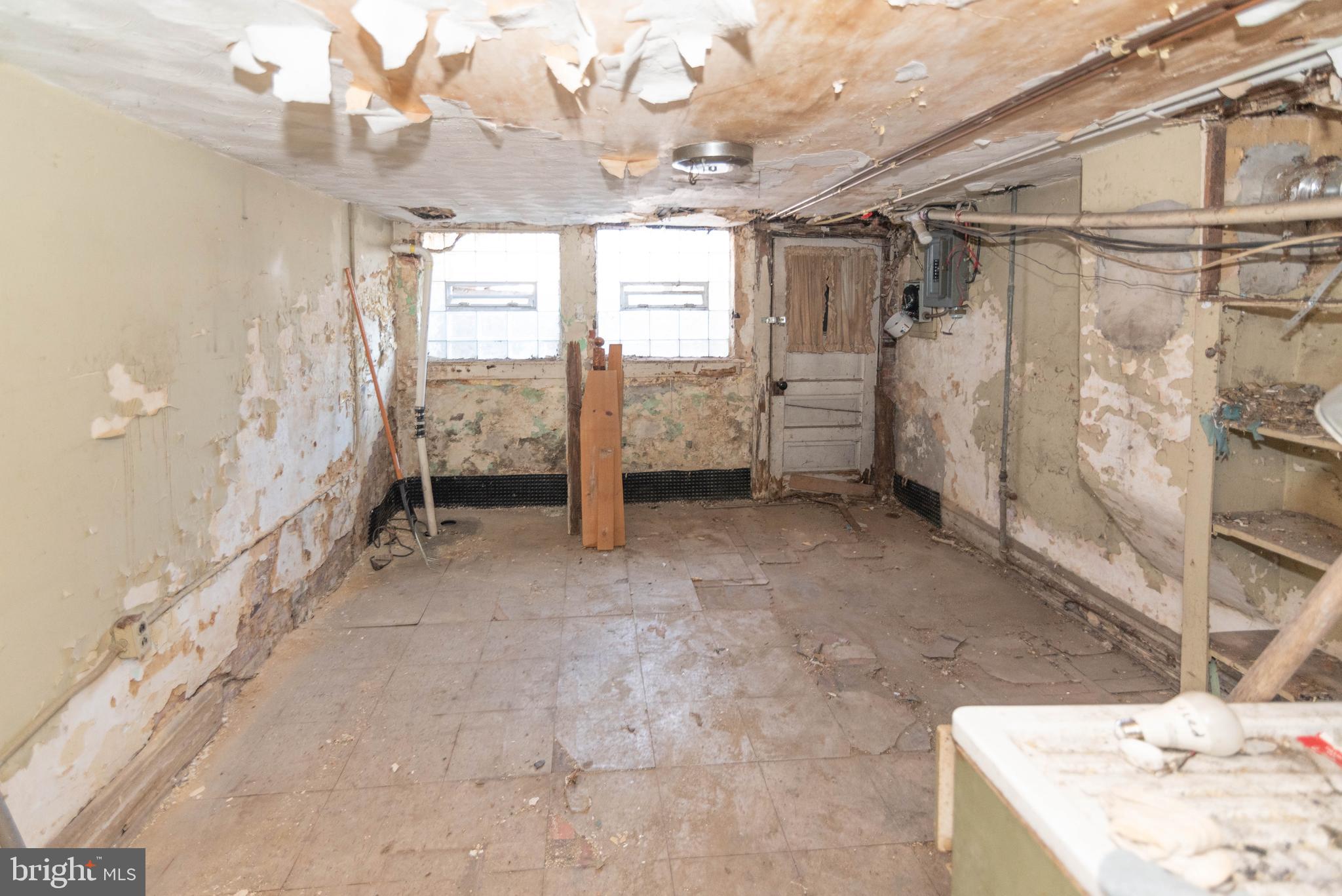 ELWOOD PARK - Residential